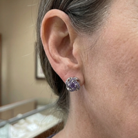 Uzlové náušnice s fialovým krystalem | Bílé zlato