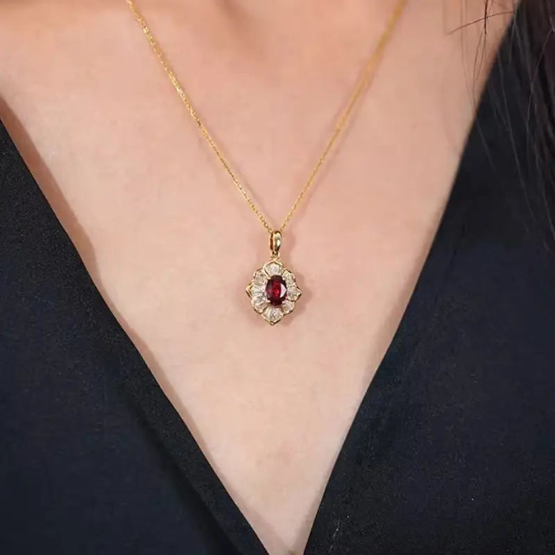 Kavella Solcrimson Náhrdelník | Zlato